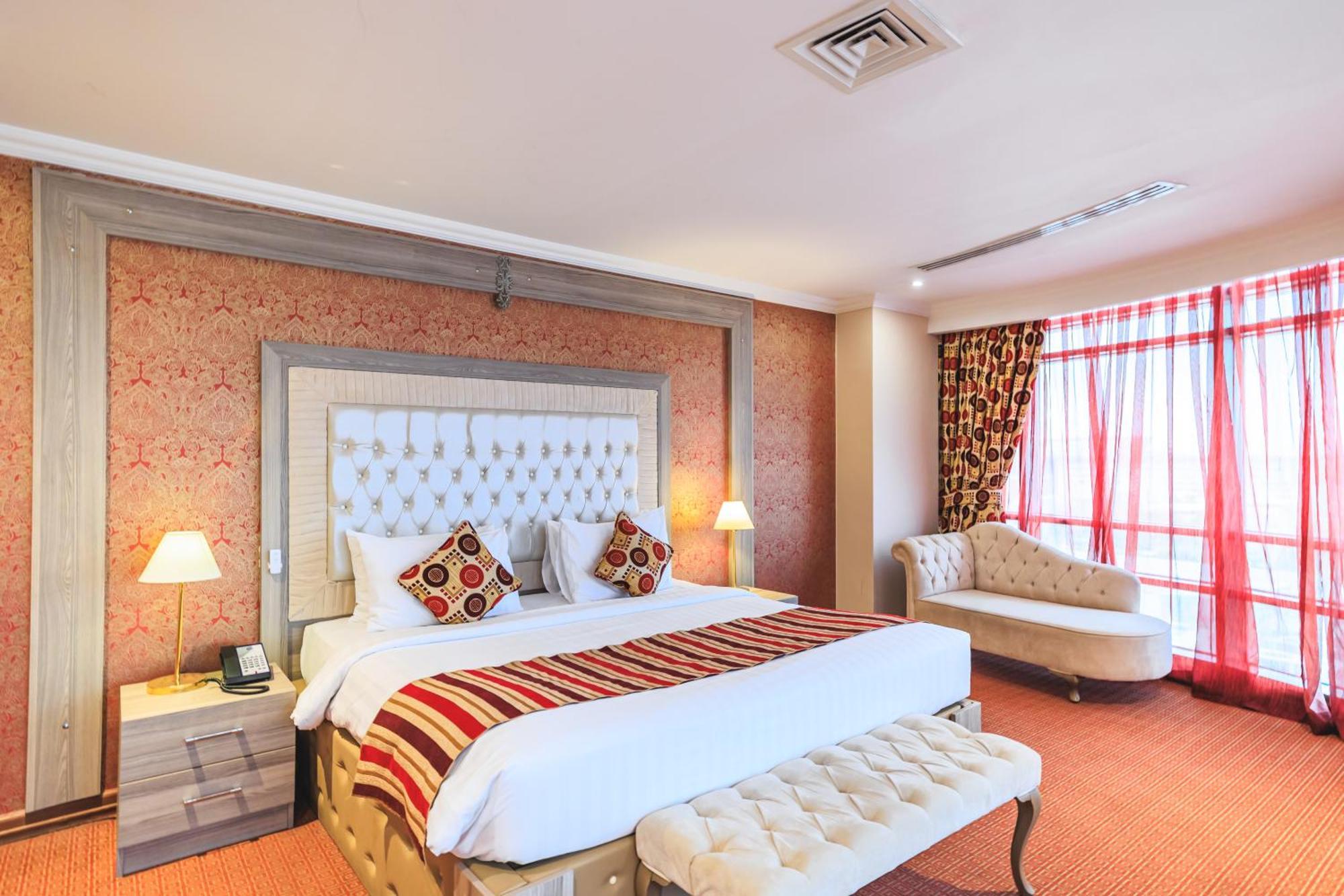 Sapphire Plaza Hotel 4*